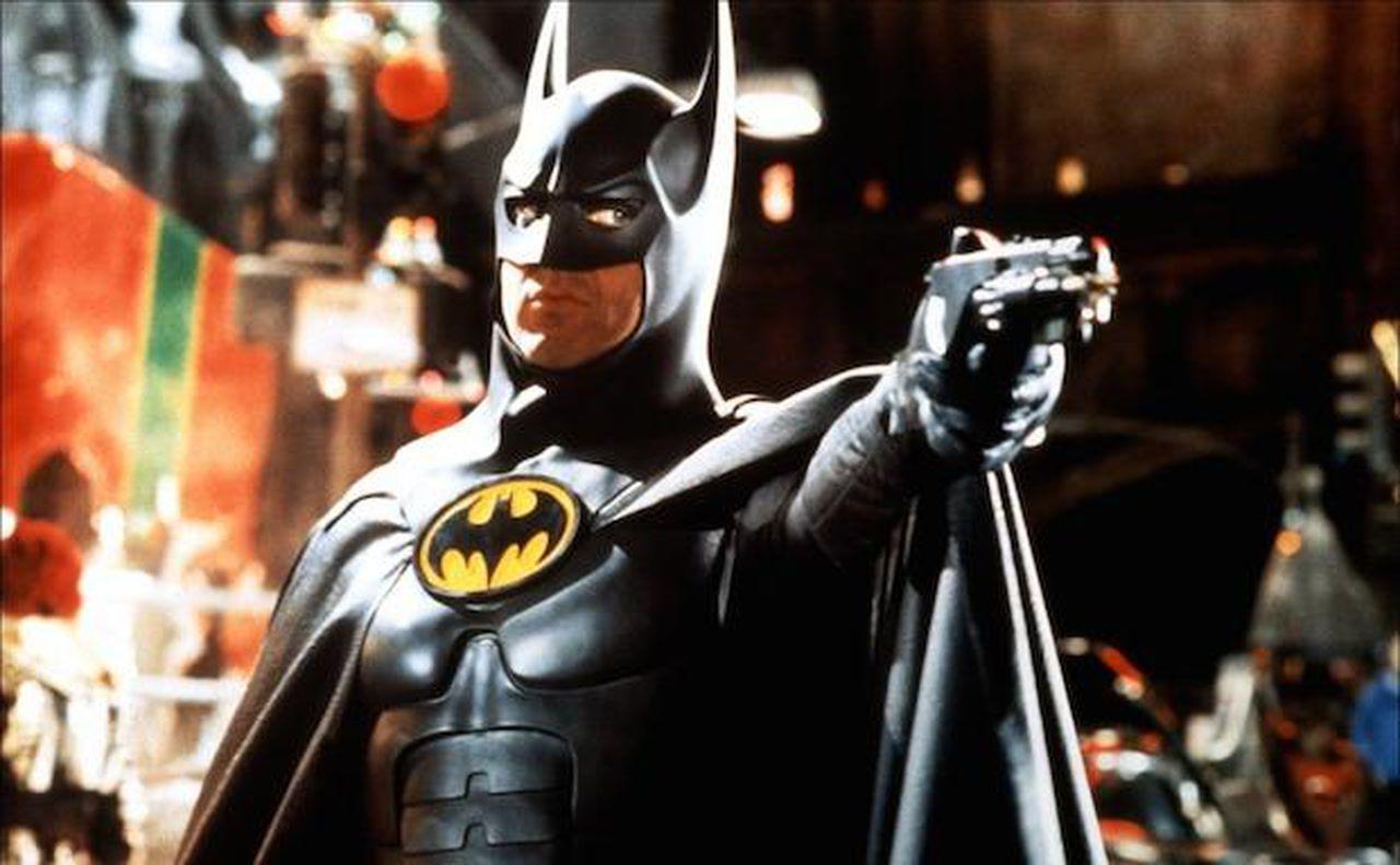 Set photos of Michael Keaton’s new Batman suit