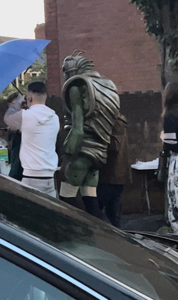 Wrarth Warrior. A person wearing pieces of a green alien costume, was spotted on set. Doctor Who