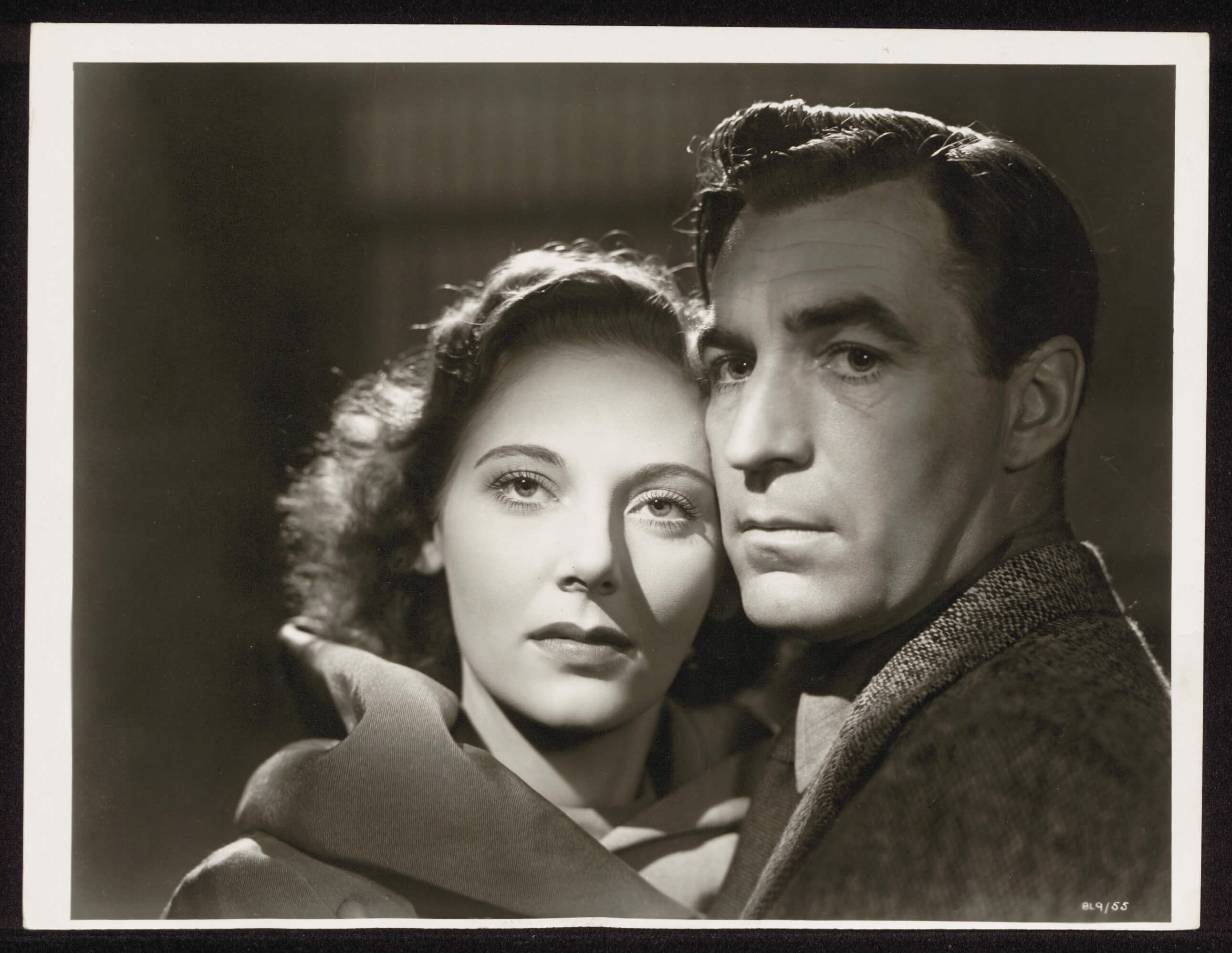 Kathleen Byron and David Farrar in The Small Back Room