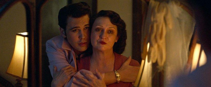 (L-r) AUSTIN BUTLER as Elvis and HELEN THOMSON as Gladys.