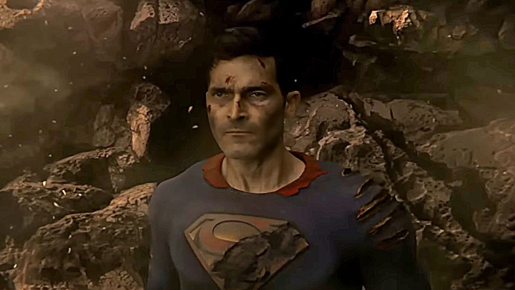 Sneak peek of Superman fighting Doomsday in season 4