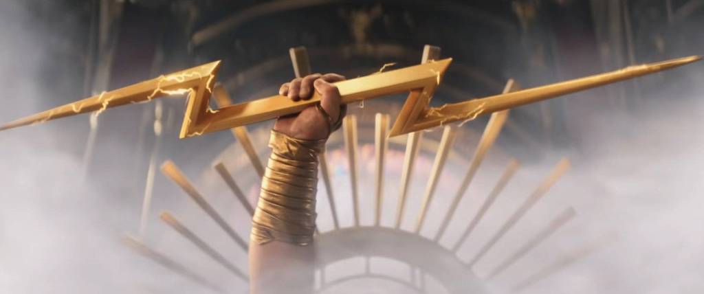 Russell Crowe's Zeus carrying the Lightning Bolt in Thor Love and Thunder