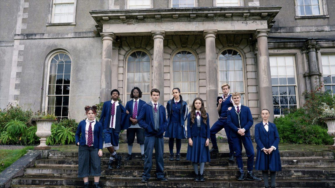 ‘Crookhaven’ review – A fantastic new teen drama TV series!