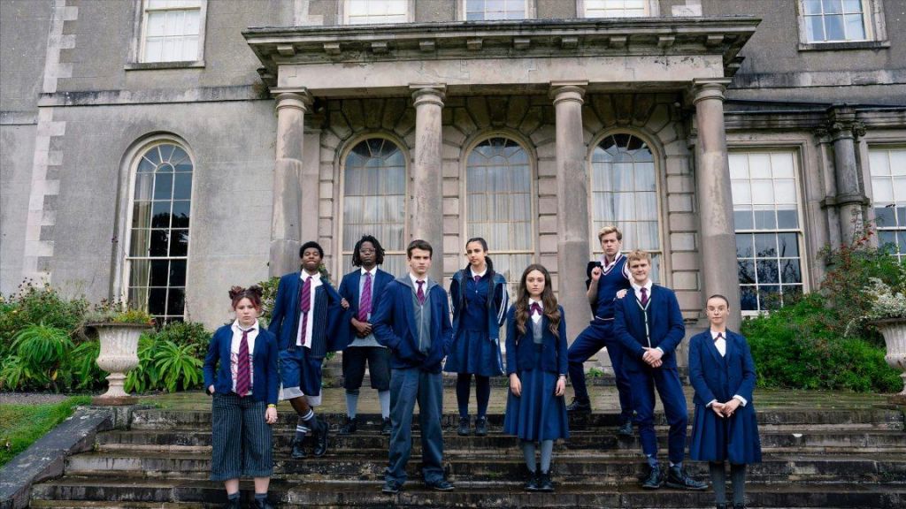 ‘Crookhaven’ review – A fantastic new teen drama TV series!